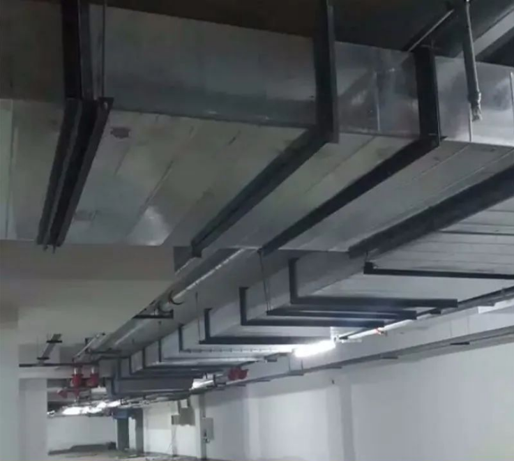 角鐵法蘭風管（guǎn）廠家生產加工突出的（de）優勢？